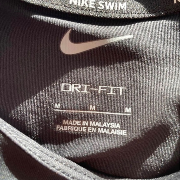 Nike Rashguard Size M - Picture 2 of 4